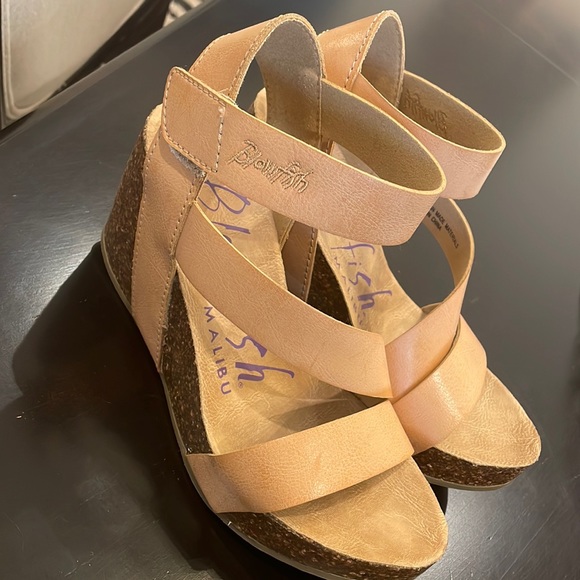 Blowfish EUC Tan Wedges - Picture 1 of 5